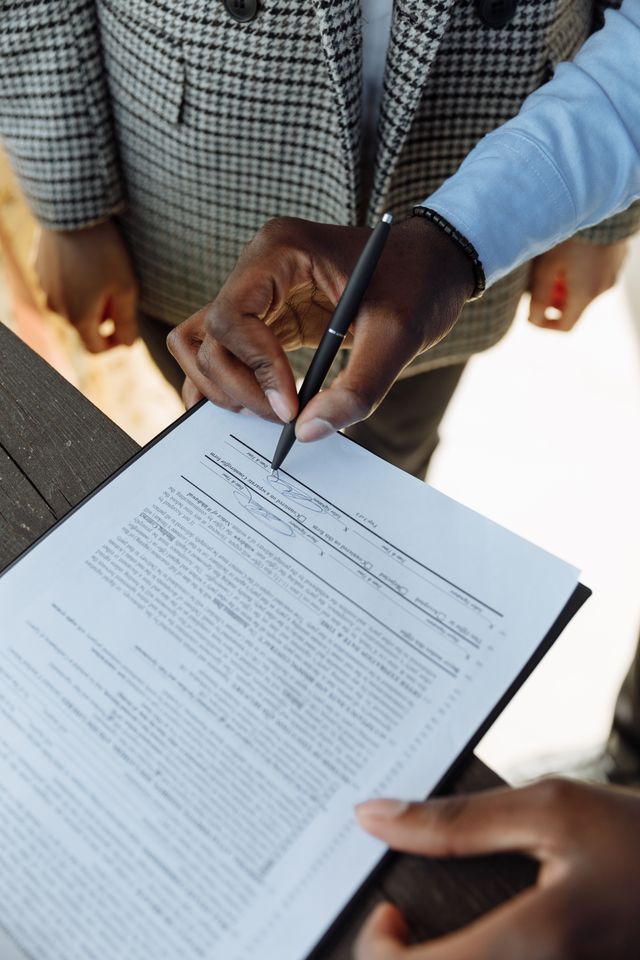 Independent contractor agreement and employee classification